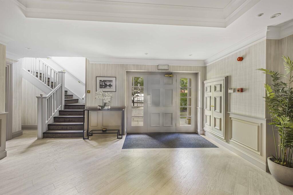 3 bedroom apartment for sale in South Downs Road, Bowdon, WA14